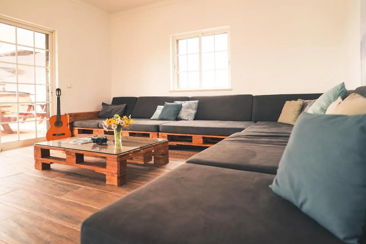 Сasa de vacaciones Villa With 4 Bedrooms And Pool In Surf Resort Raposeira